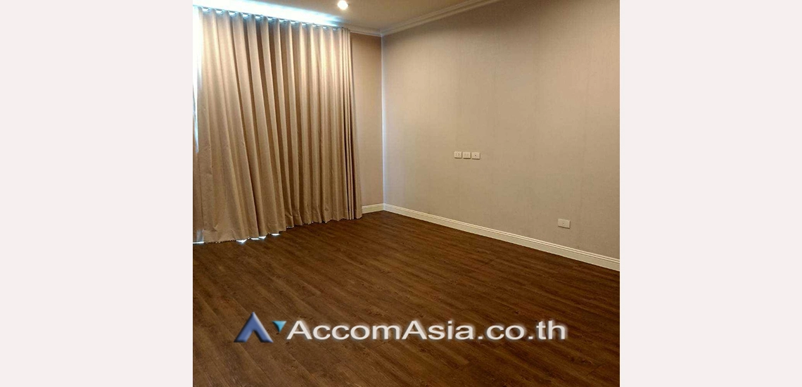 16  4 br House for rent and sale in Ratchadaphisek ,Bangkok MRT Thailand Cultural Center at Well maintain Compound AA31116