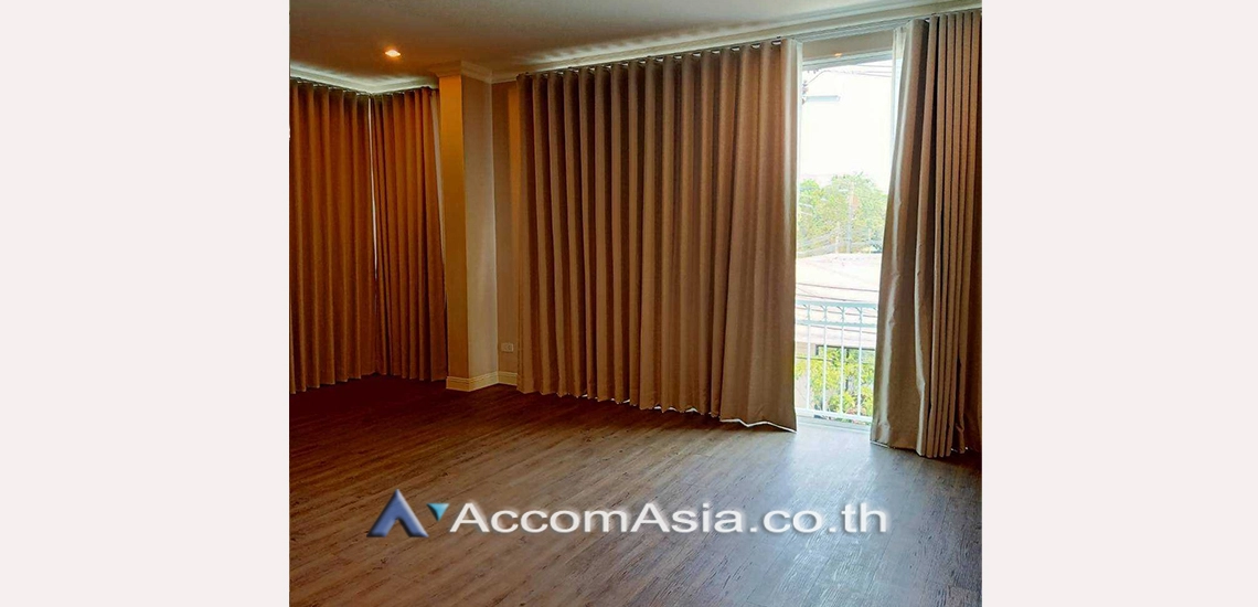4  4 br House For Rent in Ratchadapisek ,Bangkok MRT Thailand Cultural Center at Well maintain Compound AA31116