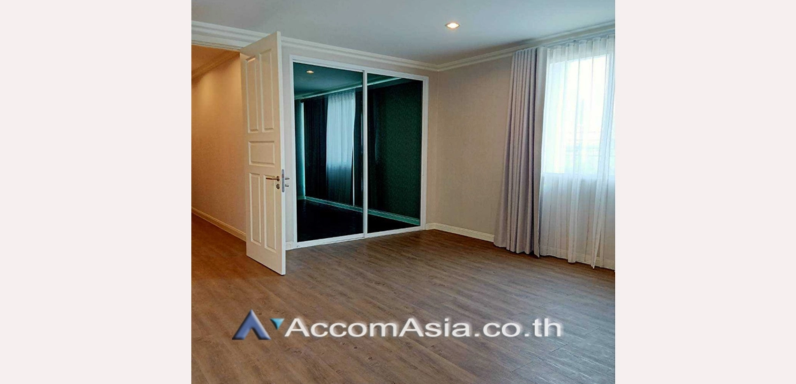 15  4 br House for rent and sale in Ratchadaphisek ,Bangkok MRT Thailand Cultural Center at Well maintain Compound AA31116