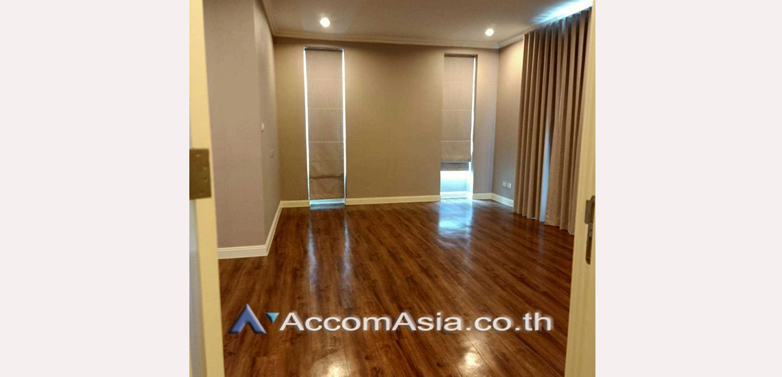 5  4 br House For Rent in Ratchadapisek ,Bangkok MRT Thailand Cultural Center at Well maintain Compound AA31116