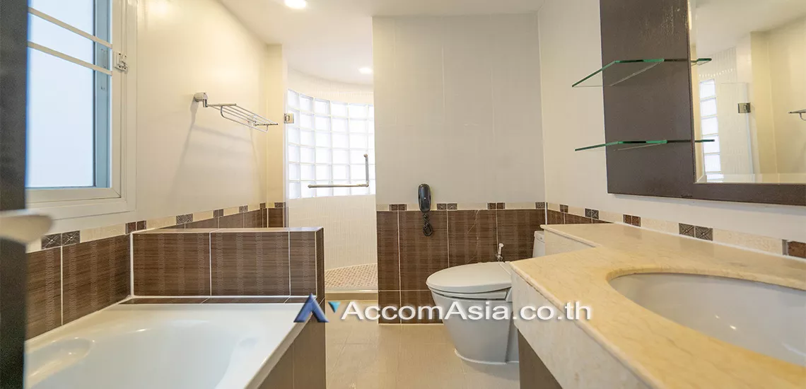 12  3 br Apartment For Rent in Sukhumvit ,Bangkok BTS Phrom Phong at The rooms are luxurious & comfortable AA31120