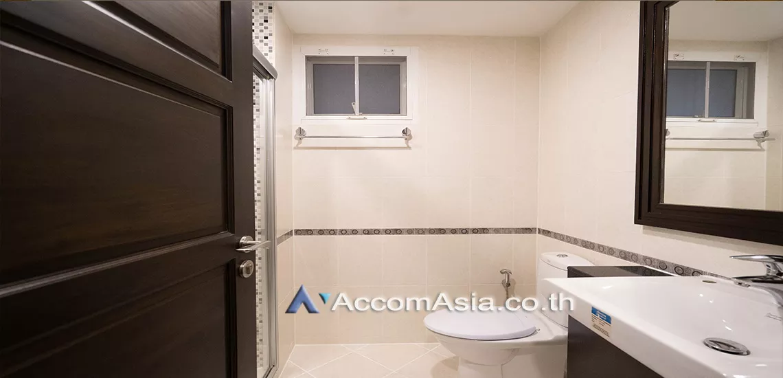 10  3 br Apartment For Rent in Sukhumvit ,Bangkok BTS Phrom Phong at The rooms are luxurious & comfortable AA31120