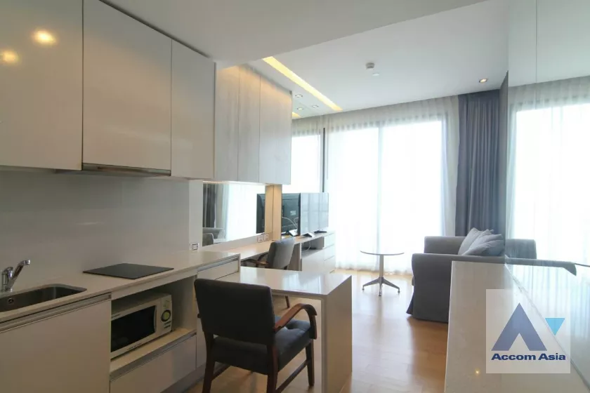  1 Bedroom  Condominium For Rent & Sale in Phaholyothin, Bangkok  (AA31145)