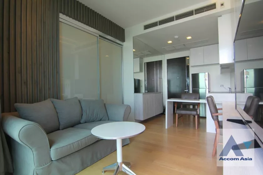  1 Bedroom  Condominium For Rent & Sale in Phaholyothin, Bangkok  (AA31145)
