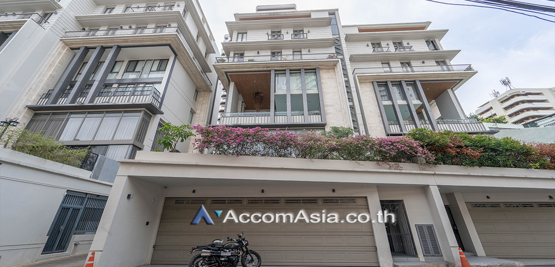 House - for Sale - 749 Residence - Sukhumvit - Bangkok - Huge Terrace,Private Swimming Pool / AccomAsia