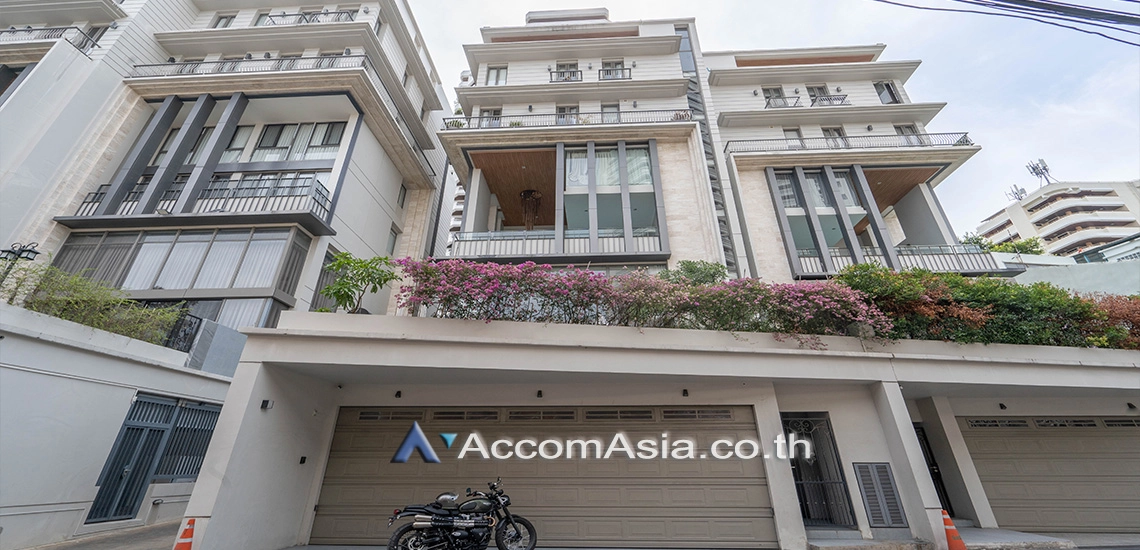 Huge Terrace, Private Swimming Pool |  4 Bedrooms  Townhouse For Rent & Sale in Sukhumvit, Bangkok  near BTS Thong Lo (AA31156)