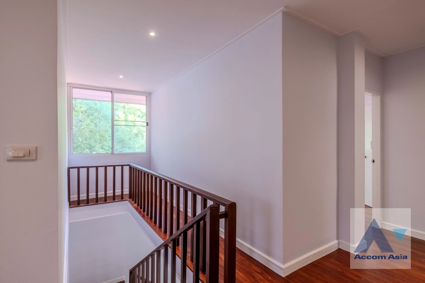 13  5 br House For Rent in New Phetchaburi ,Bangkok  at Thai Village AA31157