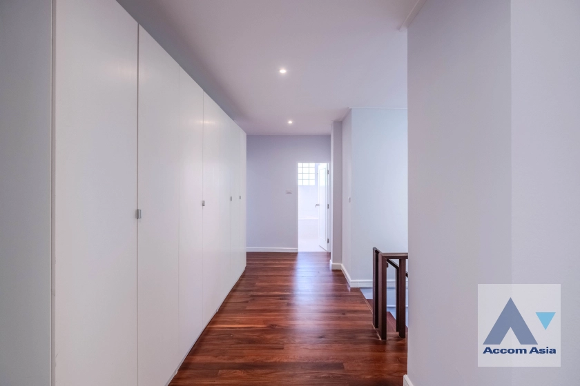 14  5 br House For Rent in New Phetchaburi ,Bangkok  at Thai Village AA31157