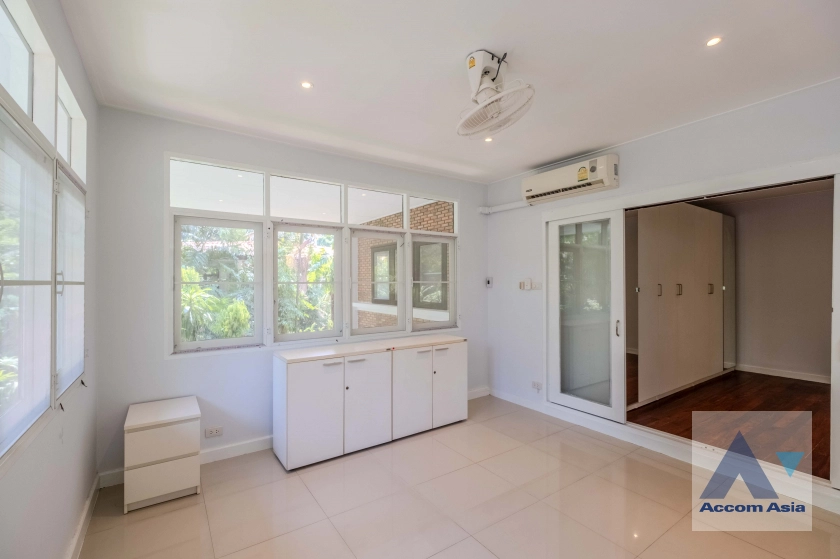 17  5 br House For Rent in New Phetchaburi ,Bangkok  at Thai Village AA31157