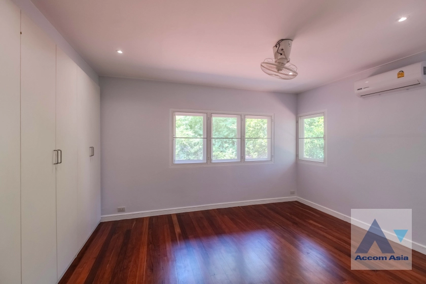 18  5 br House For Rent in New Phetchaburi ,Bangkok  at Thai Village AA31157