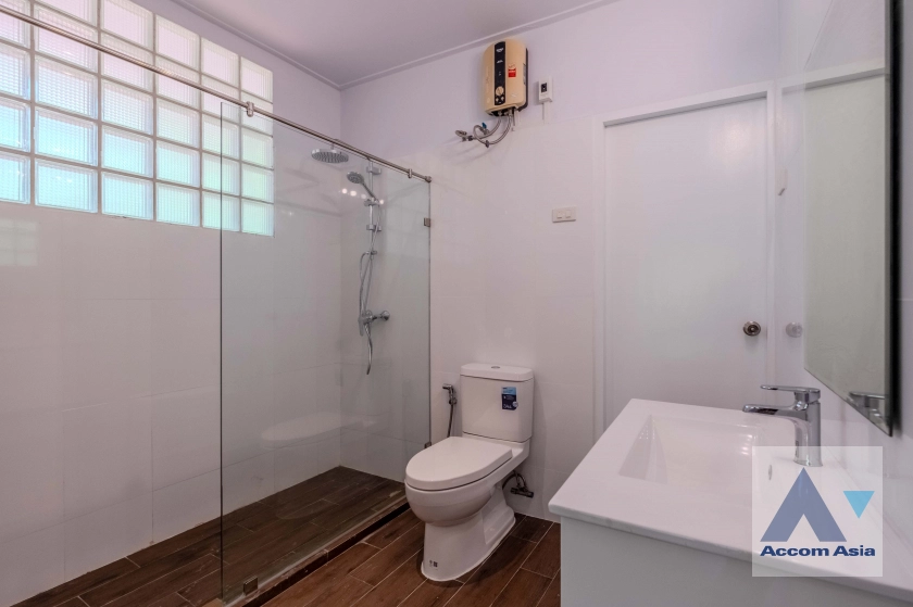 20  5 br House For Rent in New Phetchaburi ,Bangkok  at Thai Village AA31157