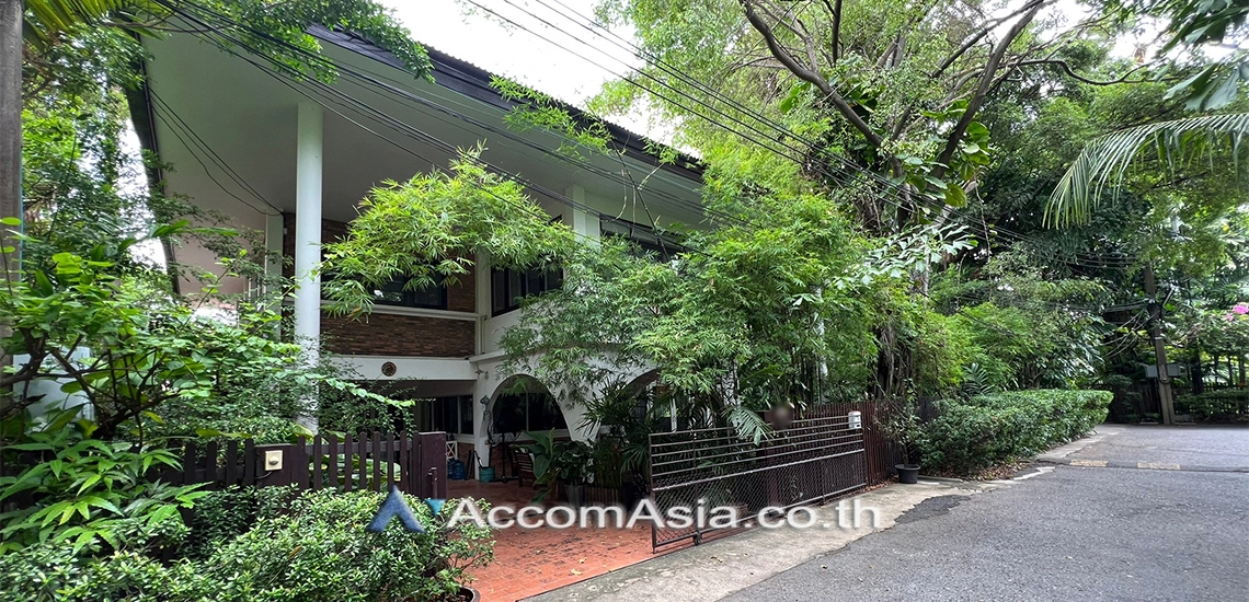 unit 5 Bedrooms  House For Rent in New Phetchaburi, Bangkok  (AA31159)