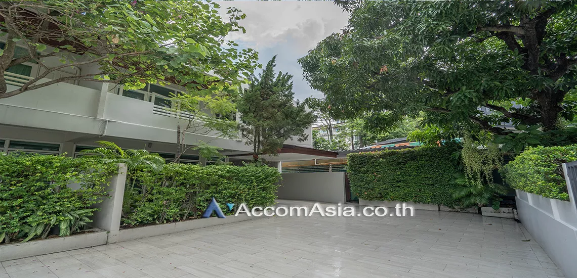  1  3 br House For Rent in Sukhumvit ,Bangkok BTS Thong Lo at Ekkamai Cozy House with swimming pool AA31173