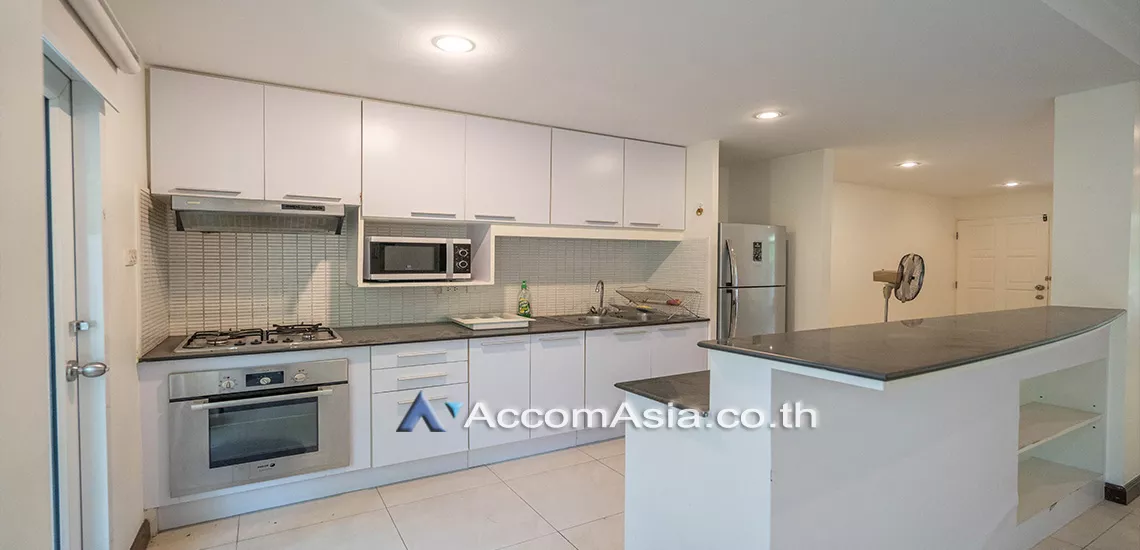 7  3 br House For Rent in Sukhumvit ,Bangkok BTS Thong Lo at Ekkamai Cozy House with swimming pool AA31173
