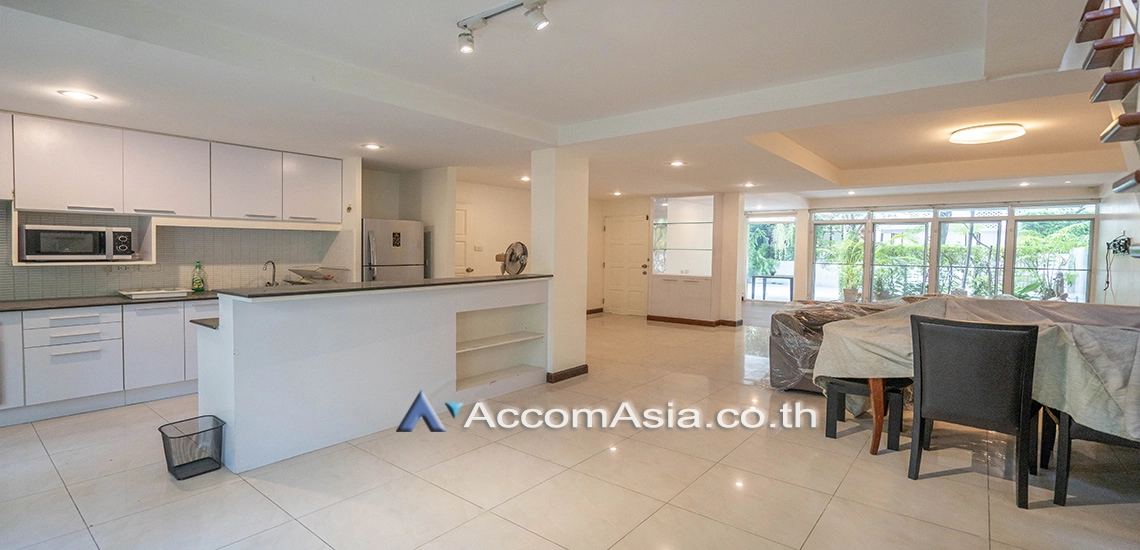 8  3 br House for rent and sale in Sukhumvit ,Bangkok BTS Ekkamai at Ekkamai Cozy House with swimming pool AA31173