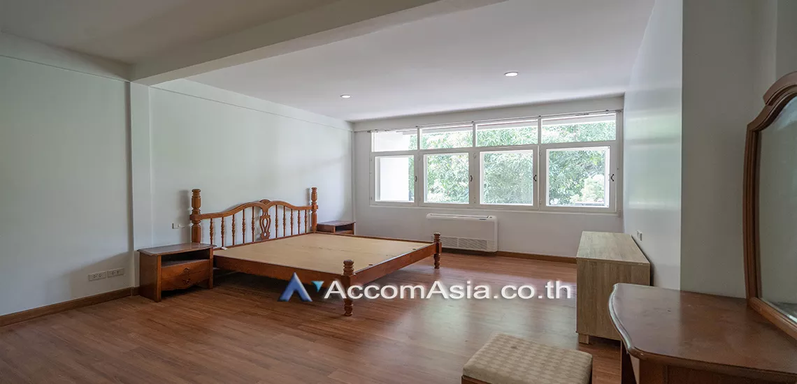 12  3 br House For Rent in Sukhumvit ,Bangkok BTS Thong Lo at Ekkamai Cozy House with swimming pool AA31173