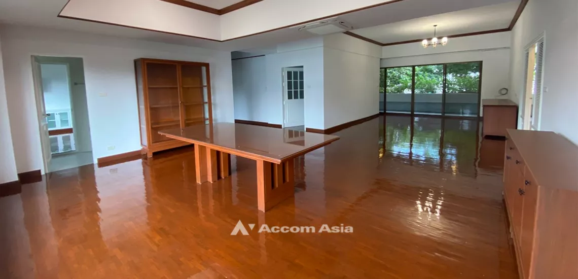 5  3 br Apartment For Rent in Sukhumvit ,Bangkok BTS Ekkamai at A peaceful location AA31187