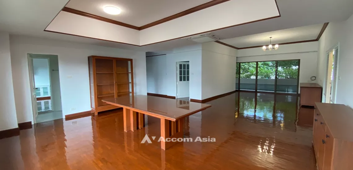  1  3 br Apartment For Rent in Sukhumvit ,Bangkok BTS Ekkamai at A peaceful location AA31187