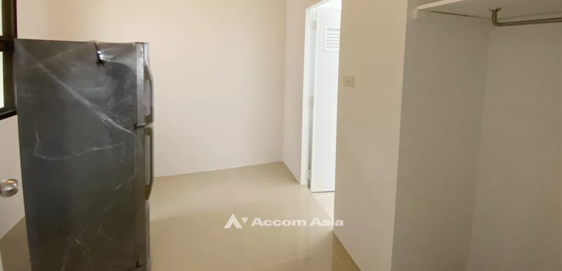 17  3 br Apartment For Rent in Sukhumvit ,Bangkok BTS Ekkamai at A peaceful location AA31187