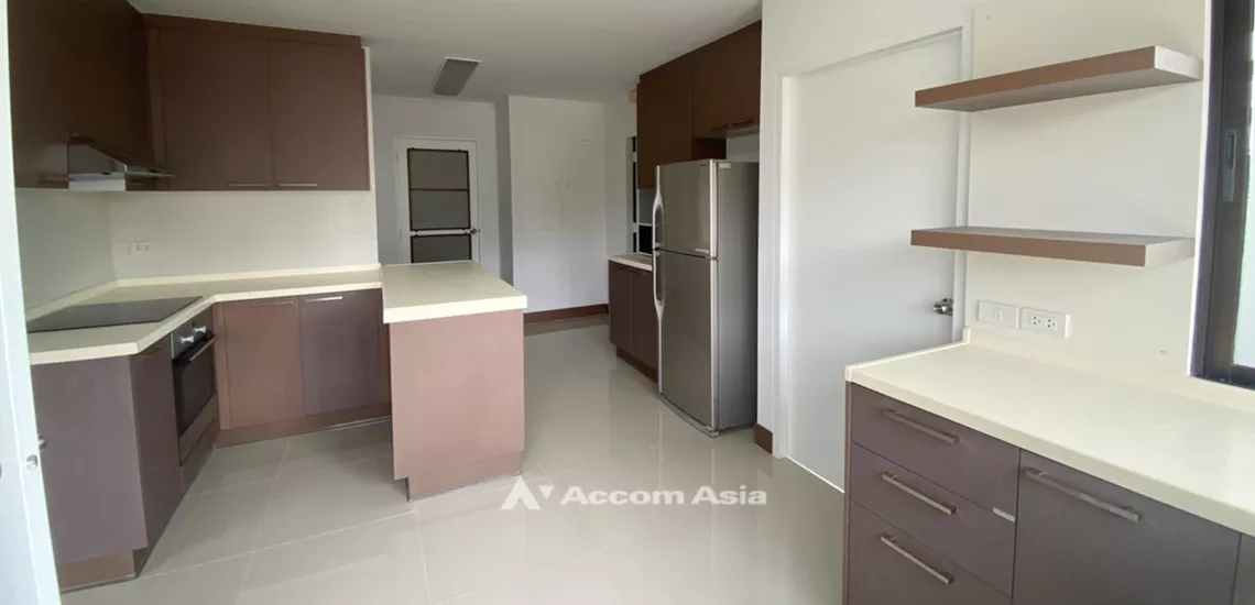 8  3 br Apartment For Rent in Sukhumvit ,Bangkok BTS Ekkamai at A peaceful location AA31187