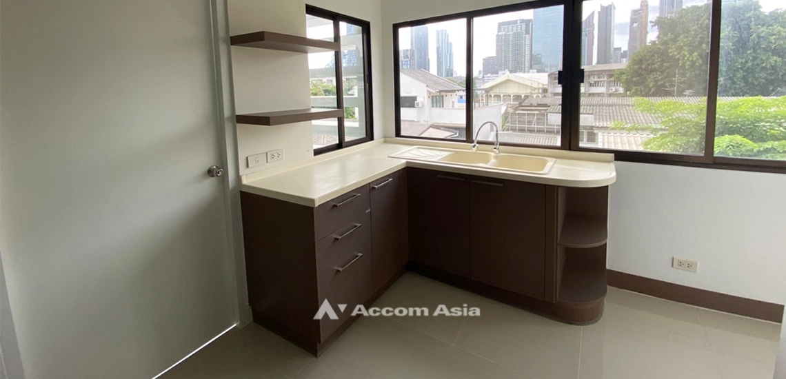 7  3 br Apartment For Rent in Sukhumvit ,Bangkok BTS Ekkamai at A peaceful location AA31187