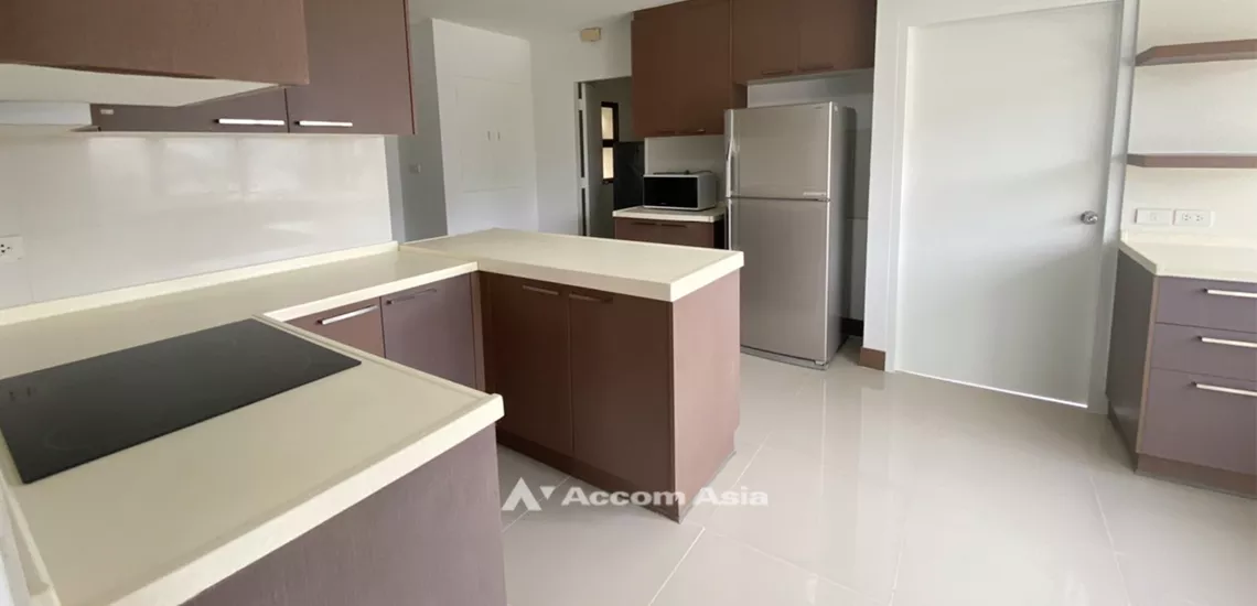 9  3 br Apartment For Rent in Sukhumvit ,Bangkok BTS Ekkamai at A peaceful location AA31187