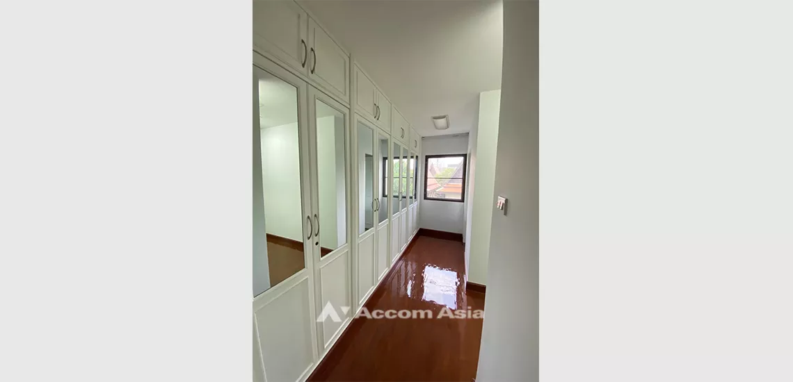 20  3 br Apartment For Rent in Sukhumvit ,Bangkok BTS Ekkamai at A peaceful location AA31187