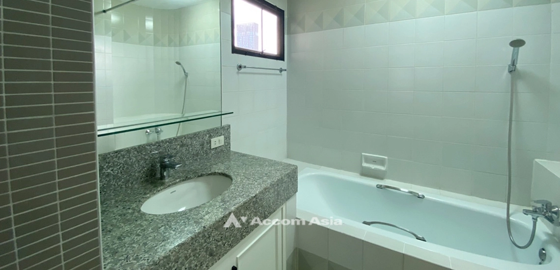 21  3 br Apartment For Rent in Sukhumvit ,Bangkok BTS Ekkamai at A peaceful location AA31187