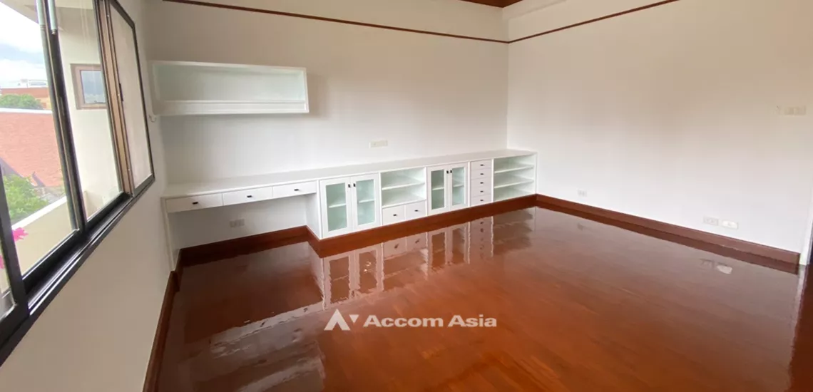 14  3 br Apartment For Rent in Sukhumvit ,Bangkok BTS Ekkamai at A peaceful location AA31187