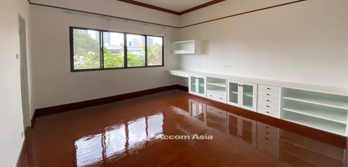 13  3 br Apartment For Rent in Sukhumvit ,Bangkok BTS Ekkamai at A peaceful location AA31187