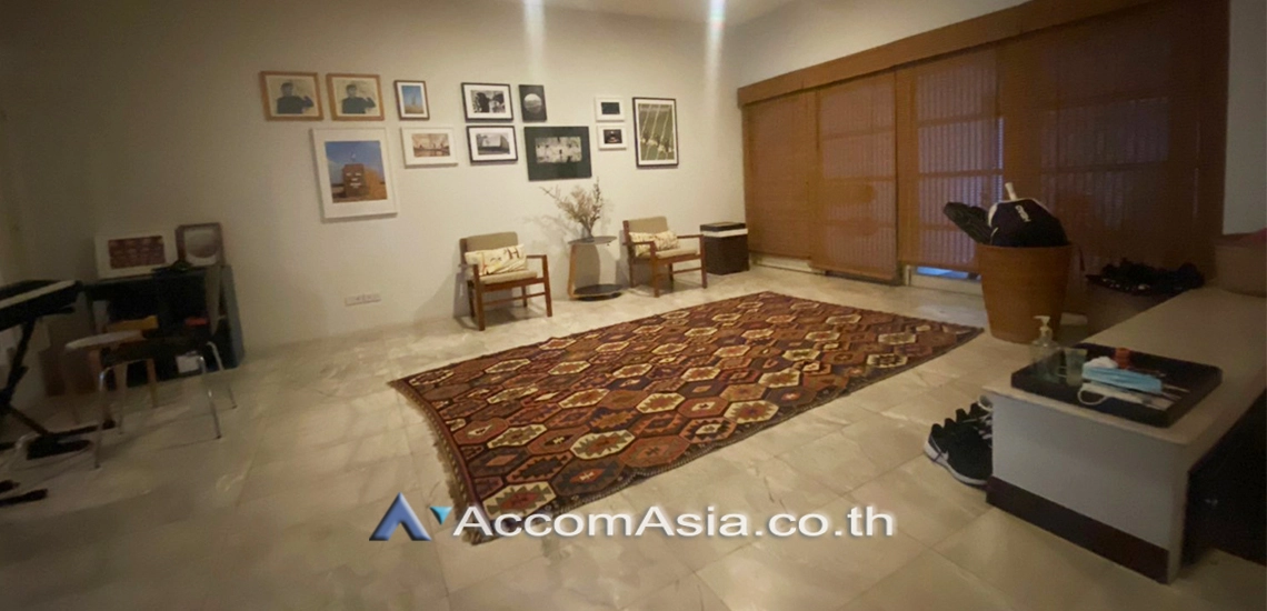  Natural Place Townhouse  3 Bedroom for Rent MRT Phetchaburi in Sukhumvit Bangkok