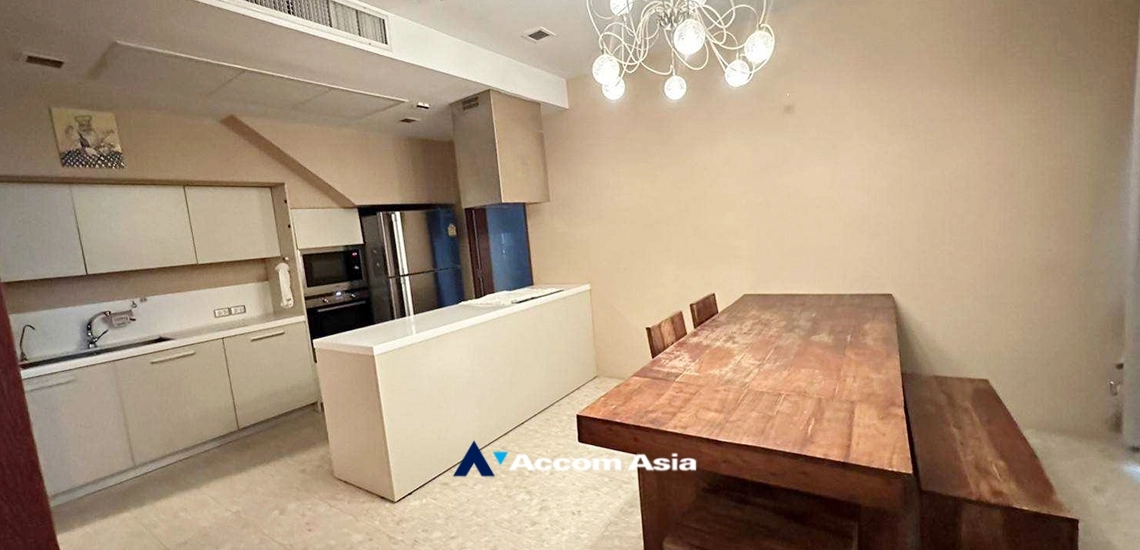 unit 2 Bedrooms  Condominium For Rent in Ploenchit, Bangkok  near BTS National Stadium (AA31192)