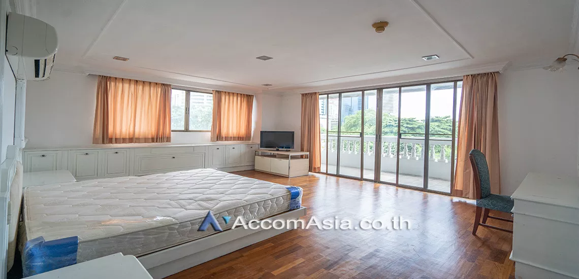 Big Balcony, Pet friendly |  2 Bedrooms  Apartment For Rent in Sukhumvit, Bangkok  near BTS Asok - MRT Sukhumvit (AA31202)