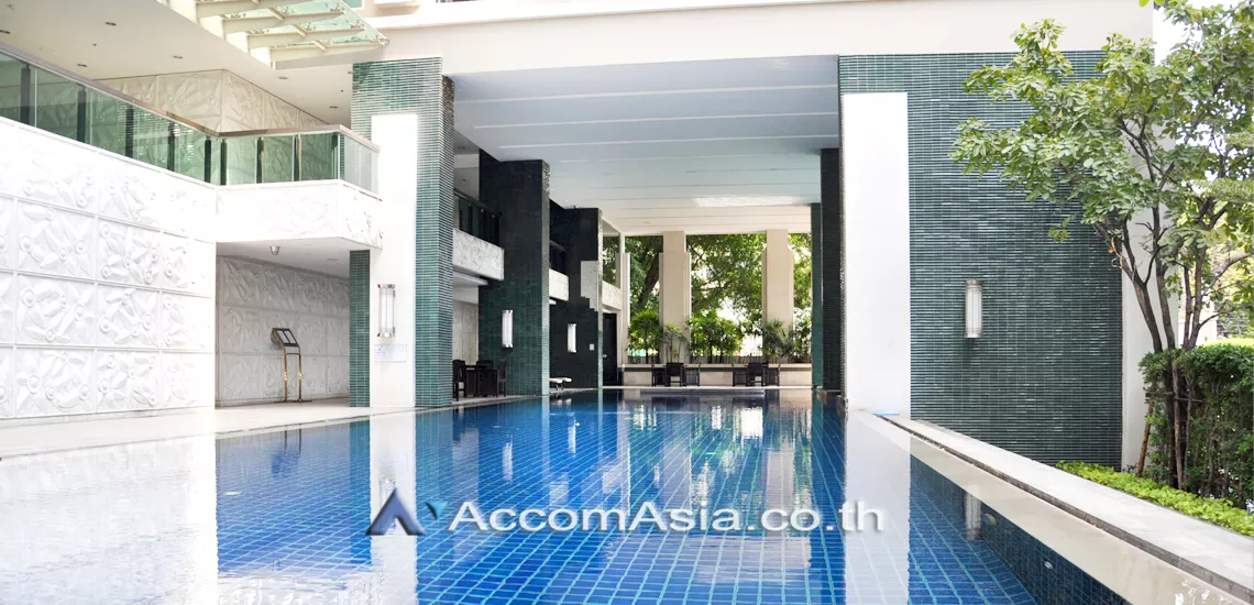 unit 2 Bedrooms  Condominium For Sale in Ploenchit, Bangkok  near BTS Chitlom (AA31210)