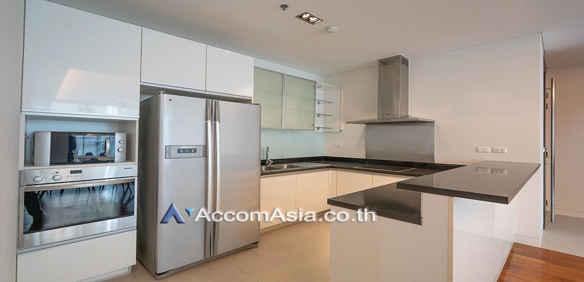 unit 2 Bedrooms  Condominium For Rent in Sukhumvit, Bangkok  near BTS Asok - MRT Sukhumvit (AA31211)