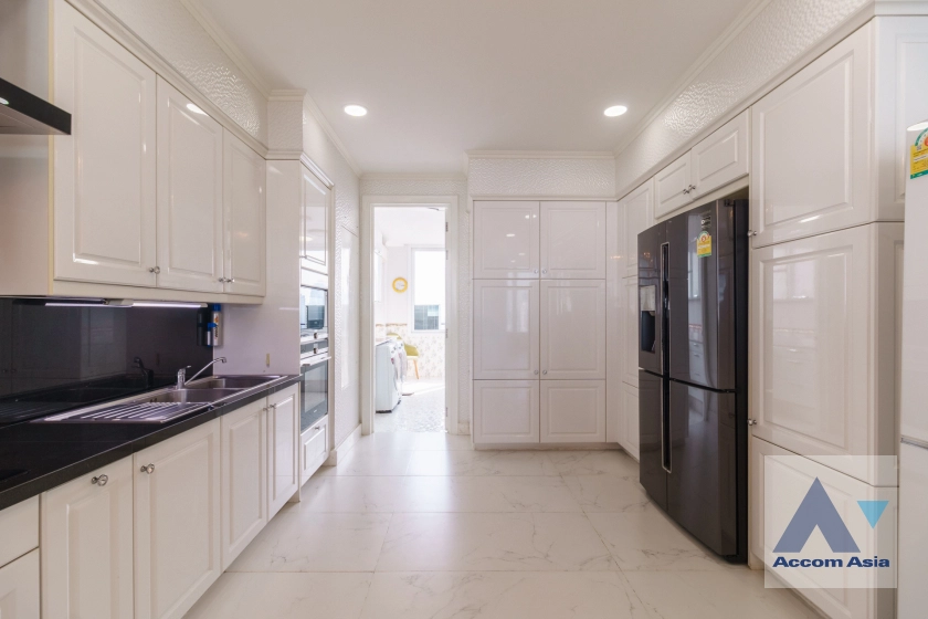 9  4 br Condominium For Sale in Sukhumvit ,Bangkok BTS Phrom Phong at Royce Private Residences AA31216