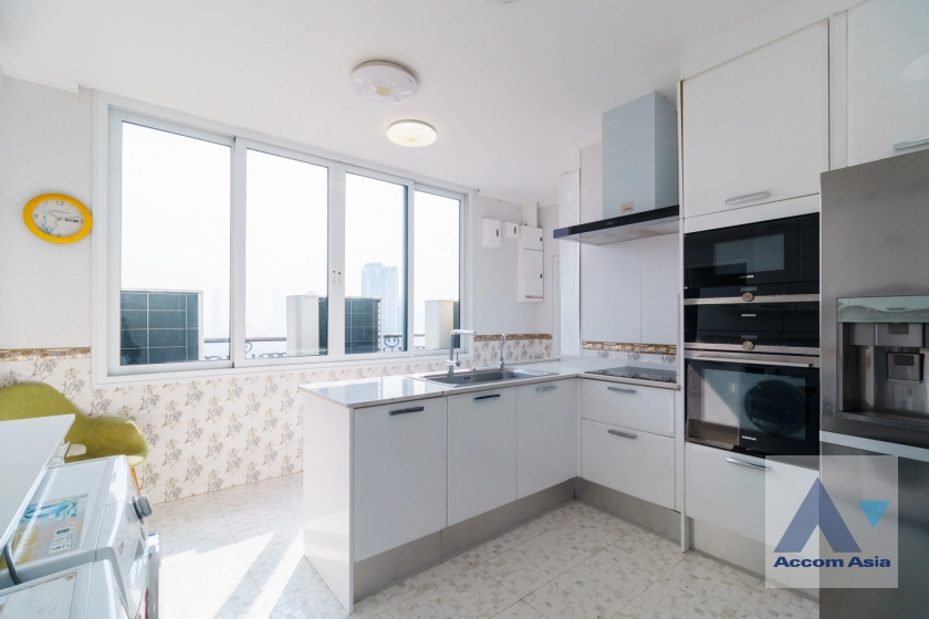 13  4 br Condominium For Sale in Sukhumvit ,Bangkok BTS Phrom Phong at Royce Private Residences AA31216