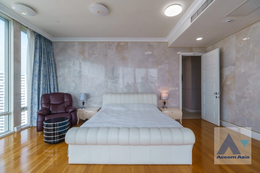 18  4 br Condominium For Sale in Sukhumvit ,Bangkok BTS Phrom Phong at Royce Private Residences AA31216