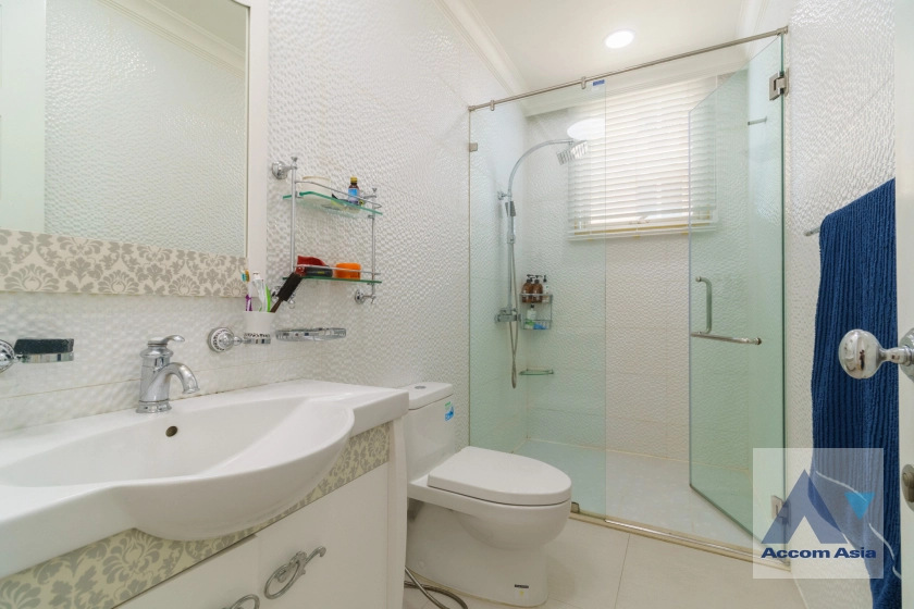 26  4 br Condominium For Sale in Sukhumvit ,Bangkok BTS Phrom Phong at Royce Private Residences AA31216