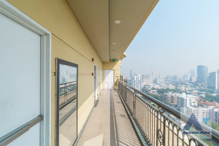 36  4 br Condominium For Sale in Sukhumvit ,Bangkok BTS Phrom Phong at Royce Private Residences AA31216