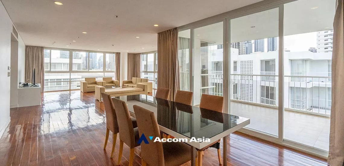 unitPet friendly |  3 Bedrooms  Apartment For Rent in Sukhumvit, Bangkok  near BTS Ekkamai (AA31230)