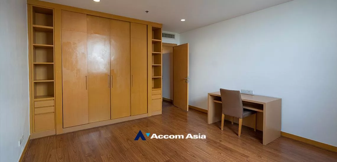 9  3 br Apartment For Rent in Sukhumvit ,Bangkok BTS Ekkamai at Ekkamai Family Apartment AA31230