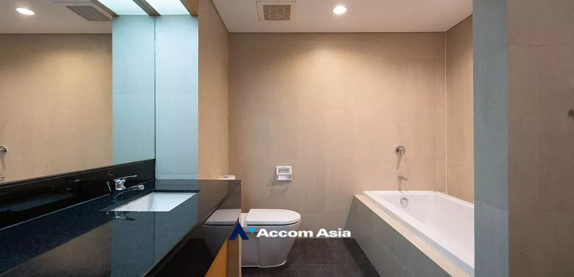 12  3 br Apartment For Rent in Sukhumvit ,Bangkok BTS Ekkamai at Ekkamai Family Apartment AA31230