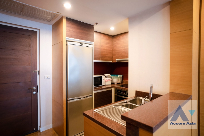 unit 1 Bedroom  Condominium For Rent in Sathorn, Bangkok  near BTS Chong Nonsi (AA31232)
