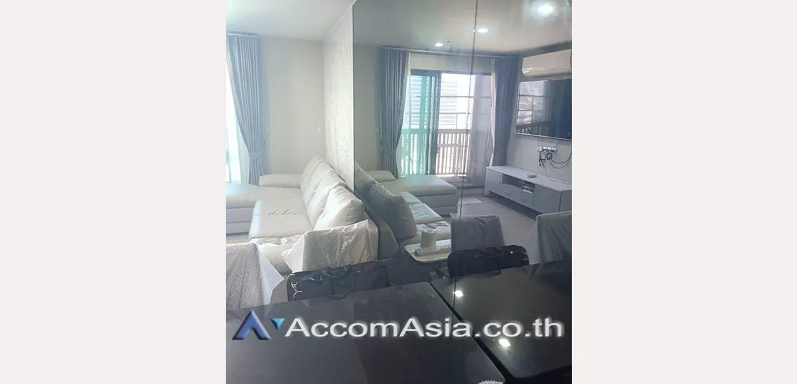  2 Bedrooms  Condominium For Sale in Phaholyothin, Bangkok  near MRT Lat Phrao (AA31237)