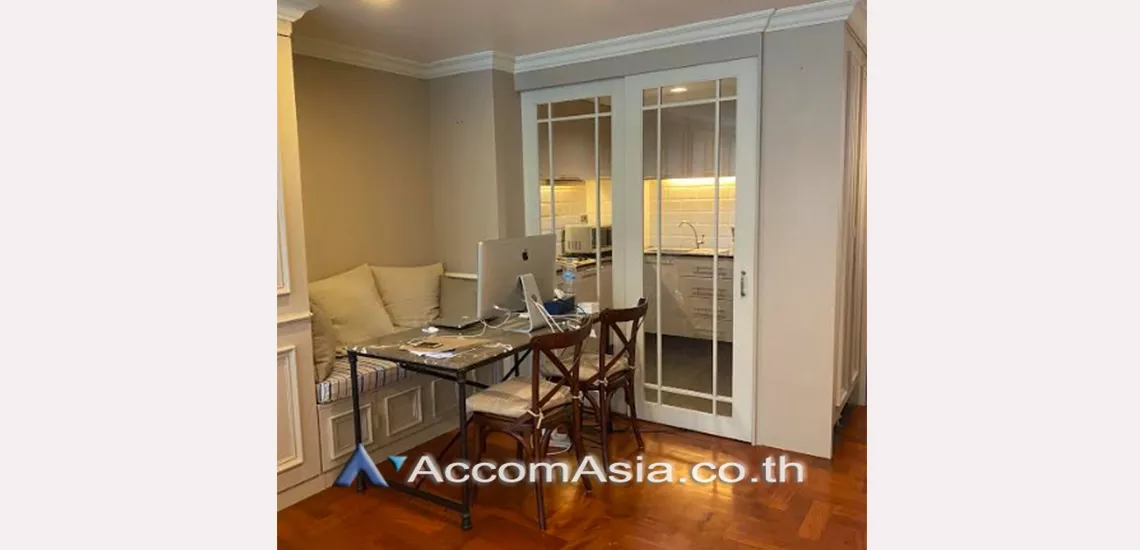 unit 1 Bedroom  Condominium For Rent in Ploenchit, Bangkok  near BTS Ratchadamri (AA31251)