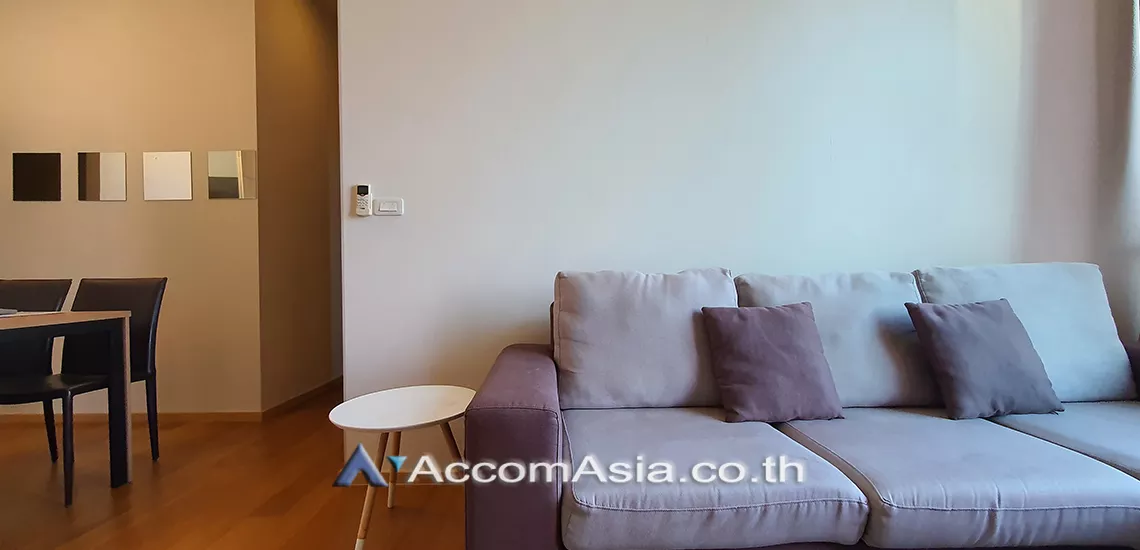 unit 2 Bedrooms  Condominium For Rent in Phaholyothin, Bangkok  near BTS Ari (AA31271)