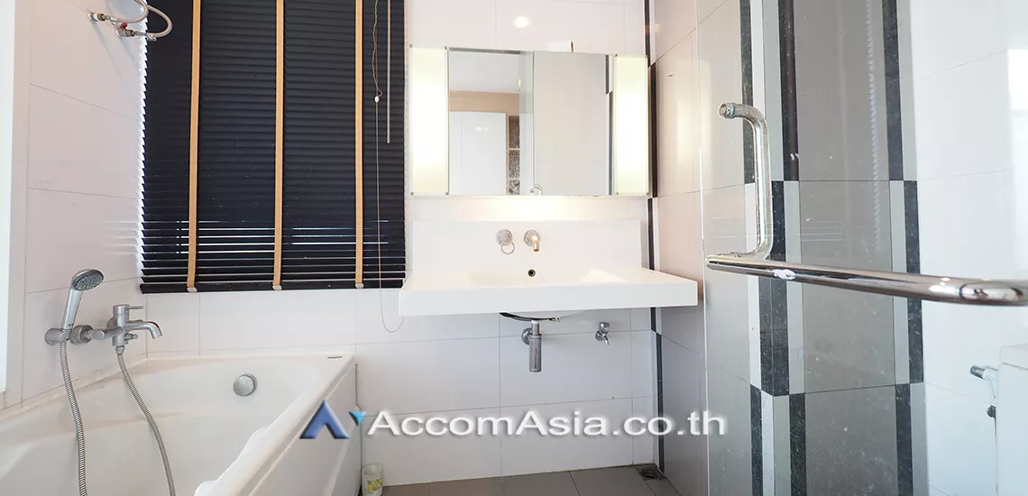 8  2 br Condominium For Rent in Ratchadaphisek ,Bangkok MRT Ratchadaphisek at Rhythm Ratchada Huaykwang AA31296