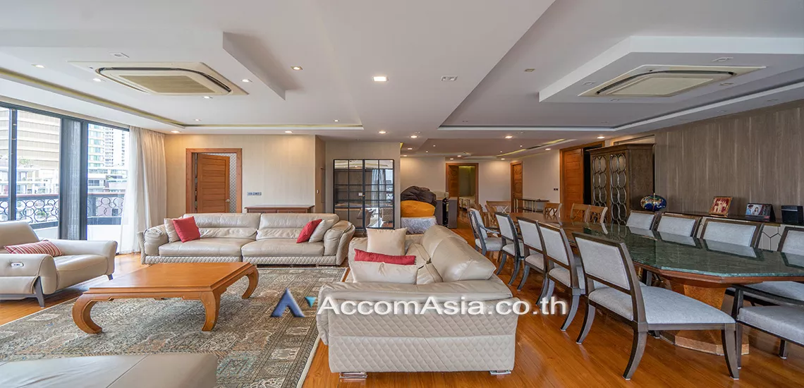  3 Bedrooms  Apartment For Rent in Sukhumvit, Bangkok  near BTS Asok - MRT Sukhumvit (AA31298)