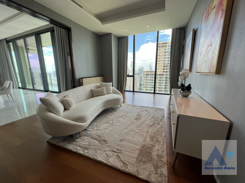 Penthouse |  4 Bedrooms  Condominium For Rent & Sale in Ploenchit, Bangkok  near BTS Ratchadamri (AA31313)